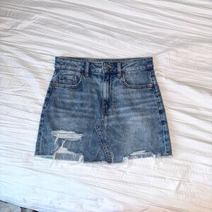 NWOT American Eagle Distressed Denim Mini Skirt